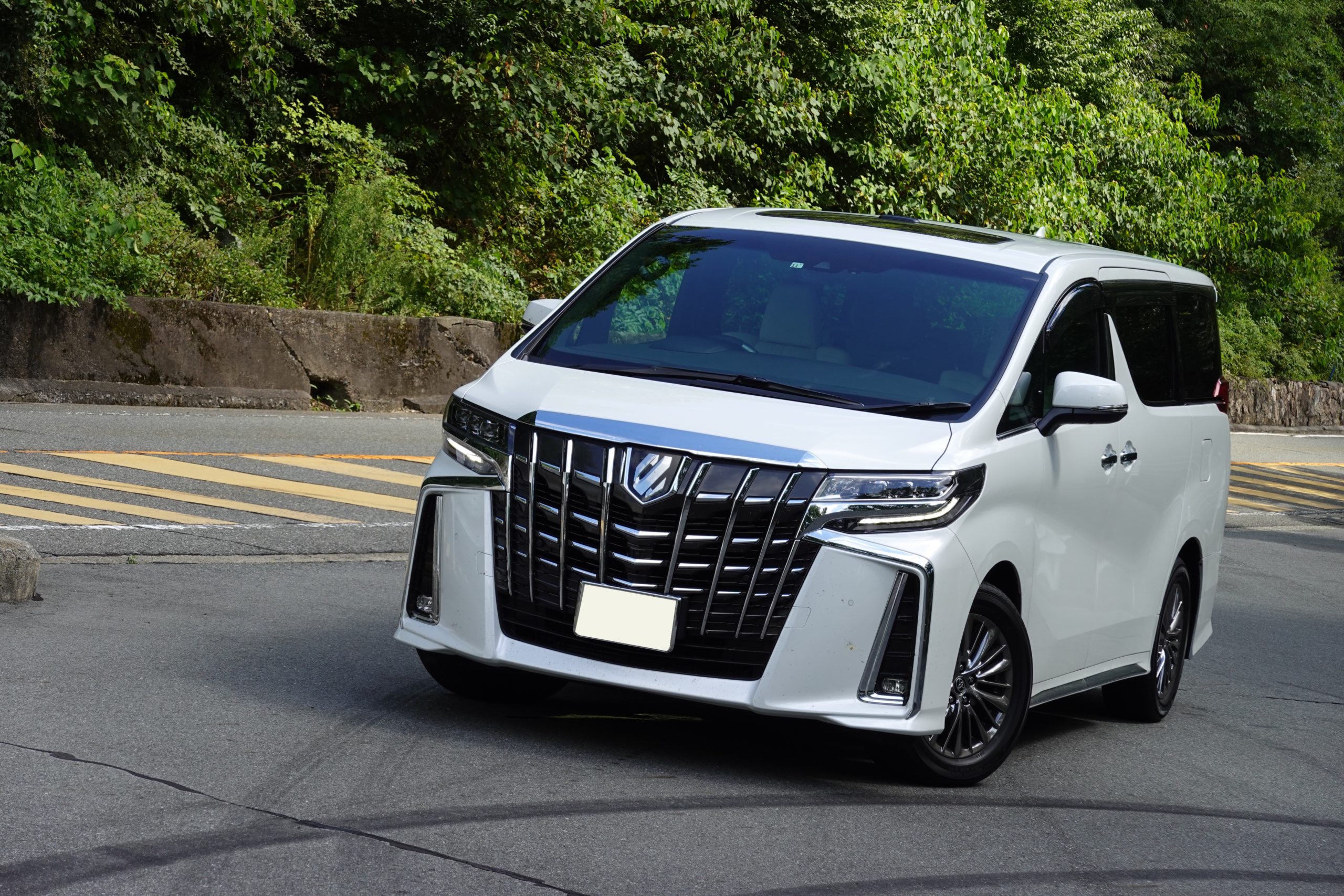 弟のアルファードが納車されたので ポルシェ乗りの兄が乗るとどう感じるか ポルシェがわが家にやってきた オーナーズブログ